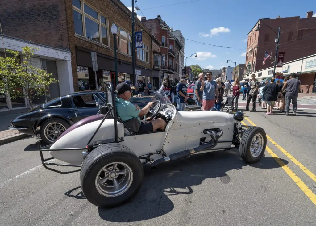 Street Dreams show to blend classic cars, ‘Harper Valley P.T.A.’ theme - The Bradford Era