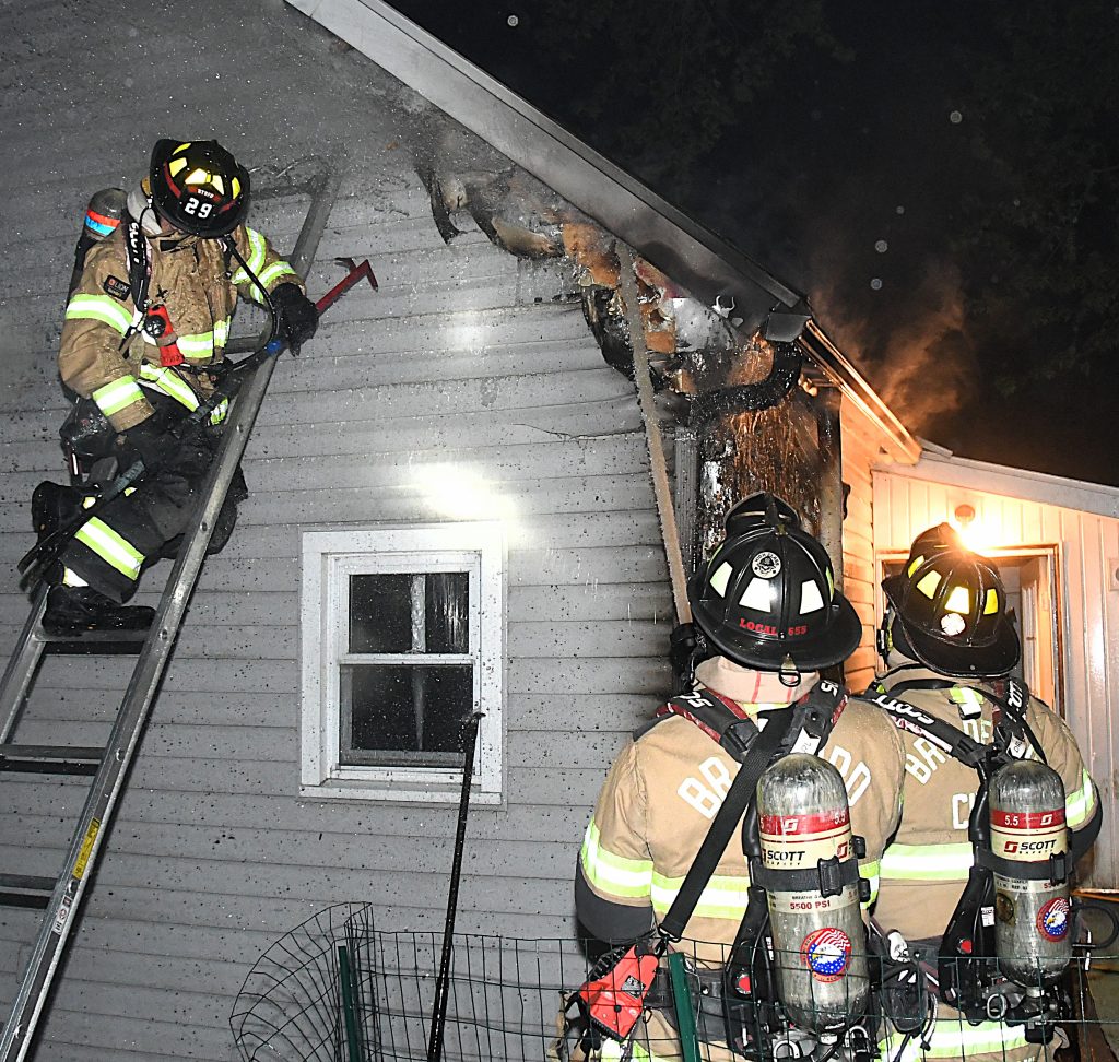 City battles Pleasant Street fire