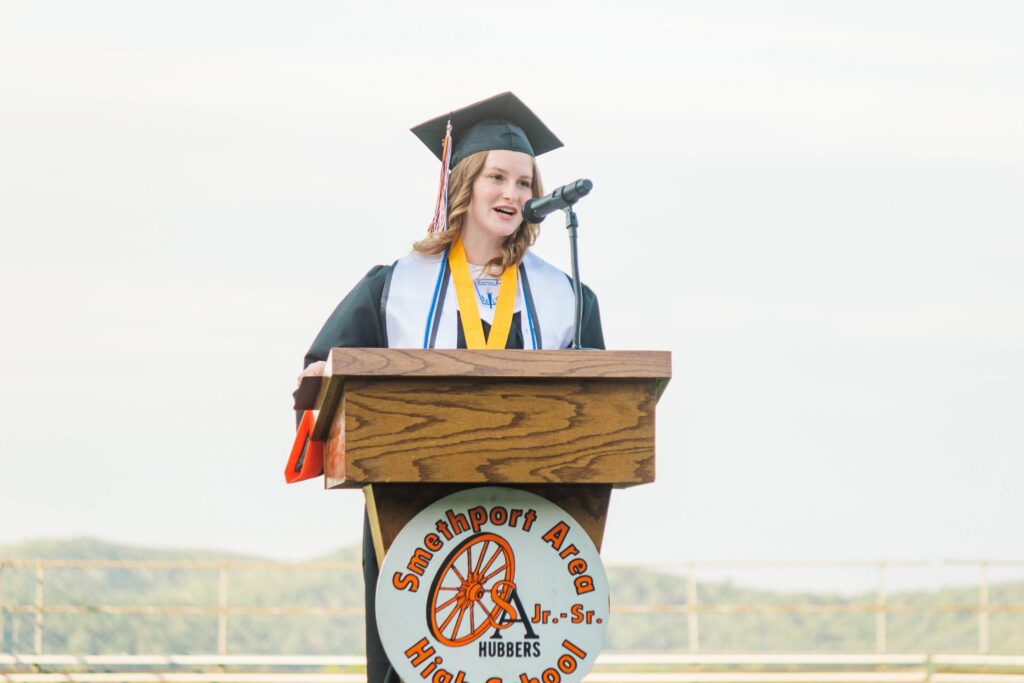 SMETHPORT: Hubbers award diplomas to 52 - The Bradford Era