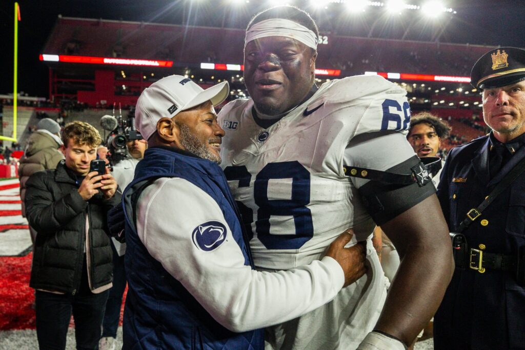 Why Penn State fans, players still love coach Smith - The Bradford Era