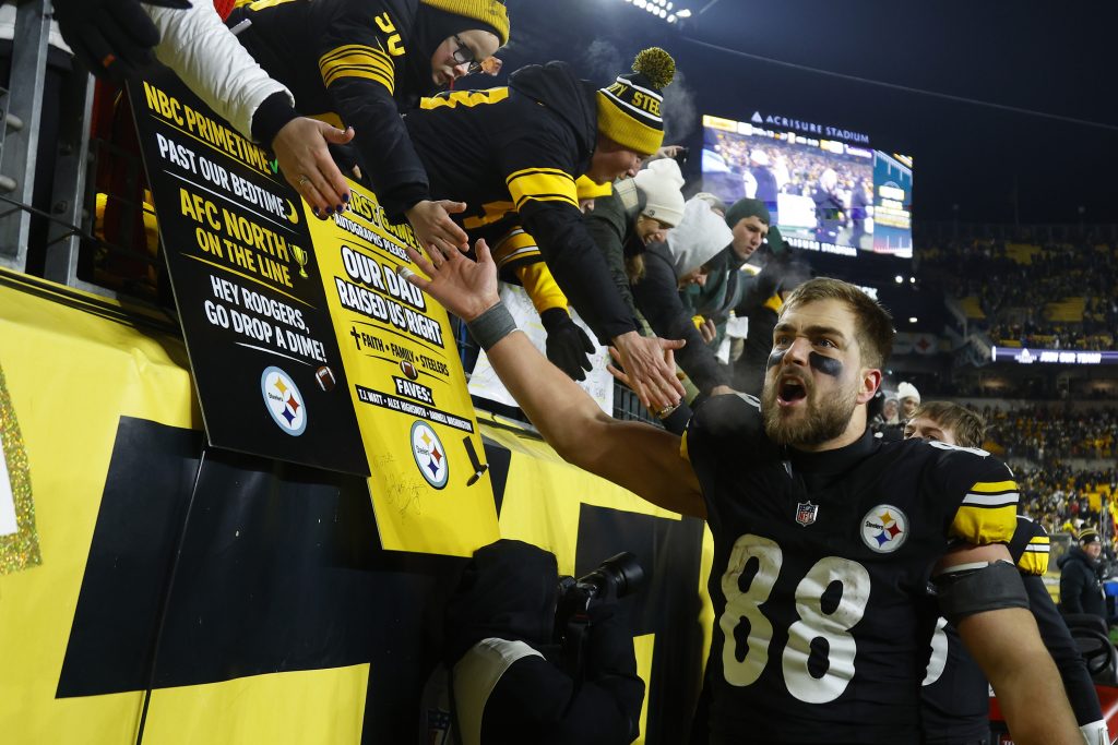 Freiermuth’s actions in a viral video reflect who he has become on and off the field - The Bradford Era
