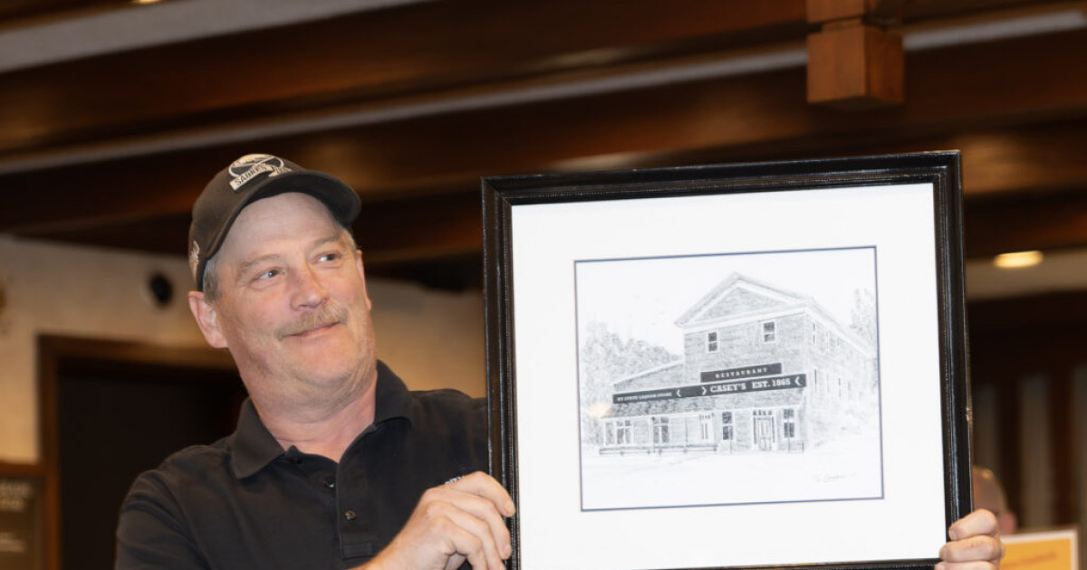 Autumn Auction Draws 100 Supports Chamber Programs
